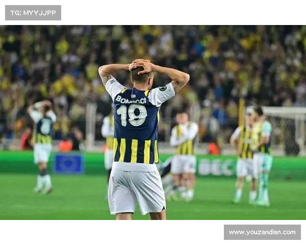 奥林匹亚科斯如何凭借战术调整和团队协作赢得欧协联冠军